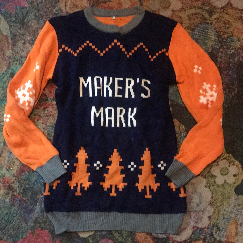 Men’s large makers mark Christmas sweater